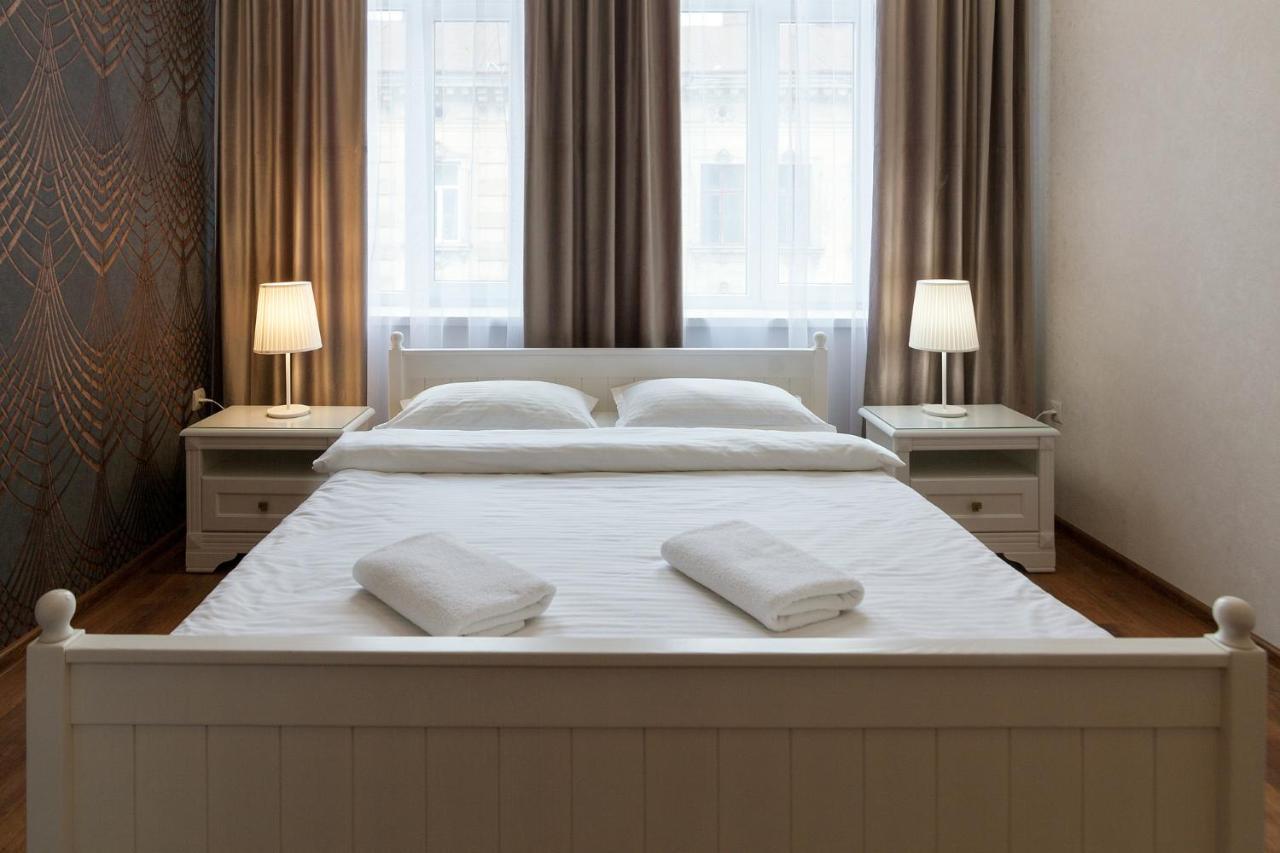 Leogrand Apartments Panteleimona Kulisha 27 Lviv Buitenkant foto