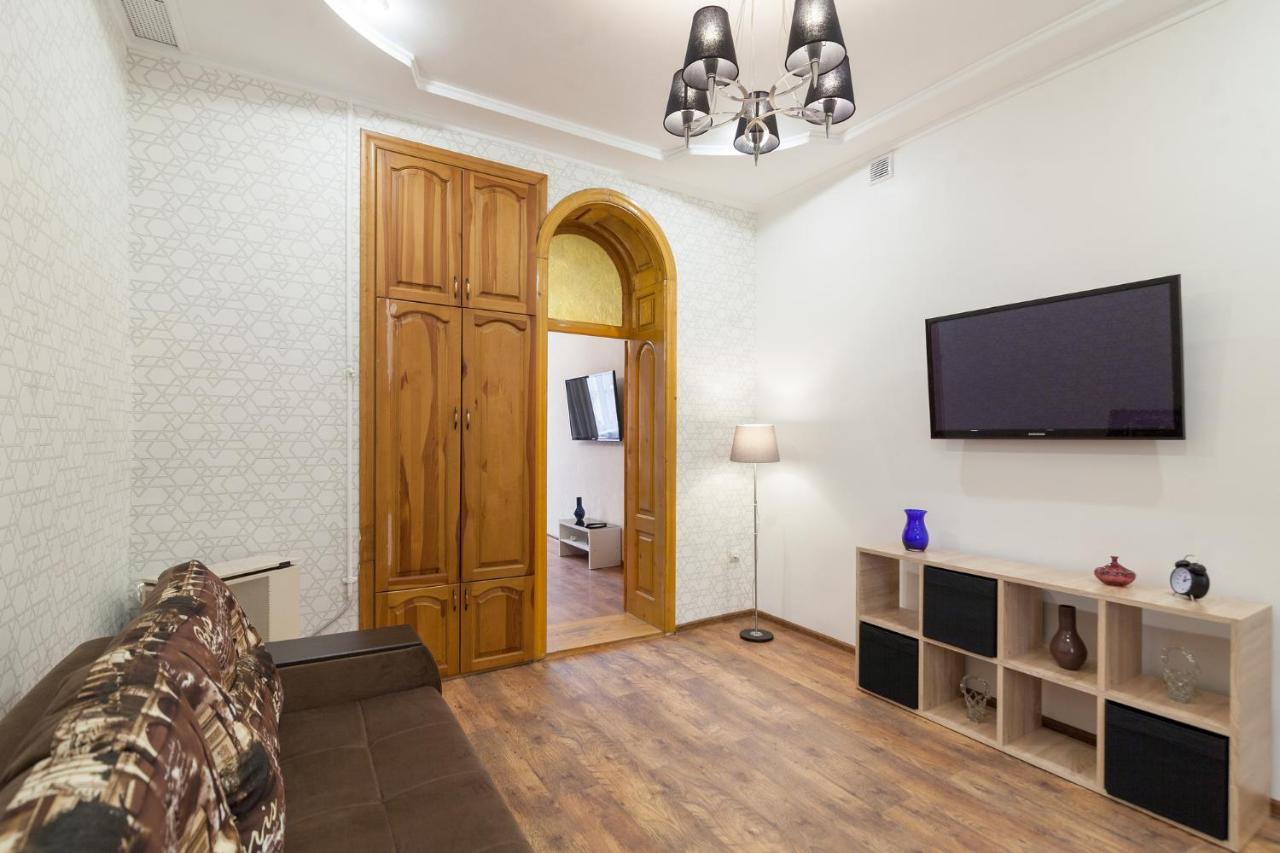 Leogrand Apartments Panteleimona Kulisha 27 Lviv Buitenkant foto